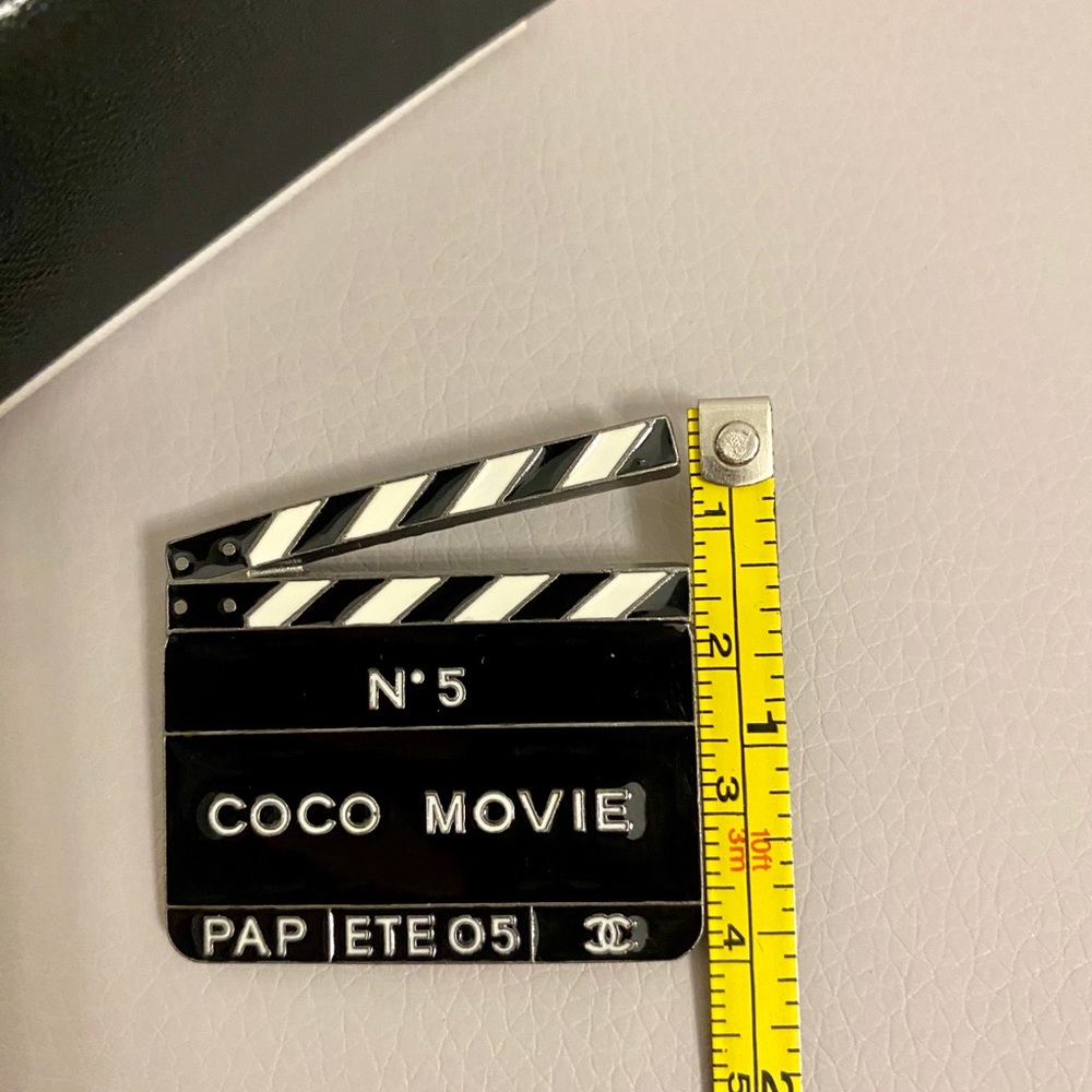 Authentic Chanel brooch - Picture 4 of 7